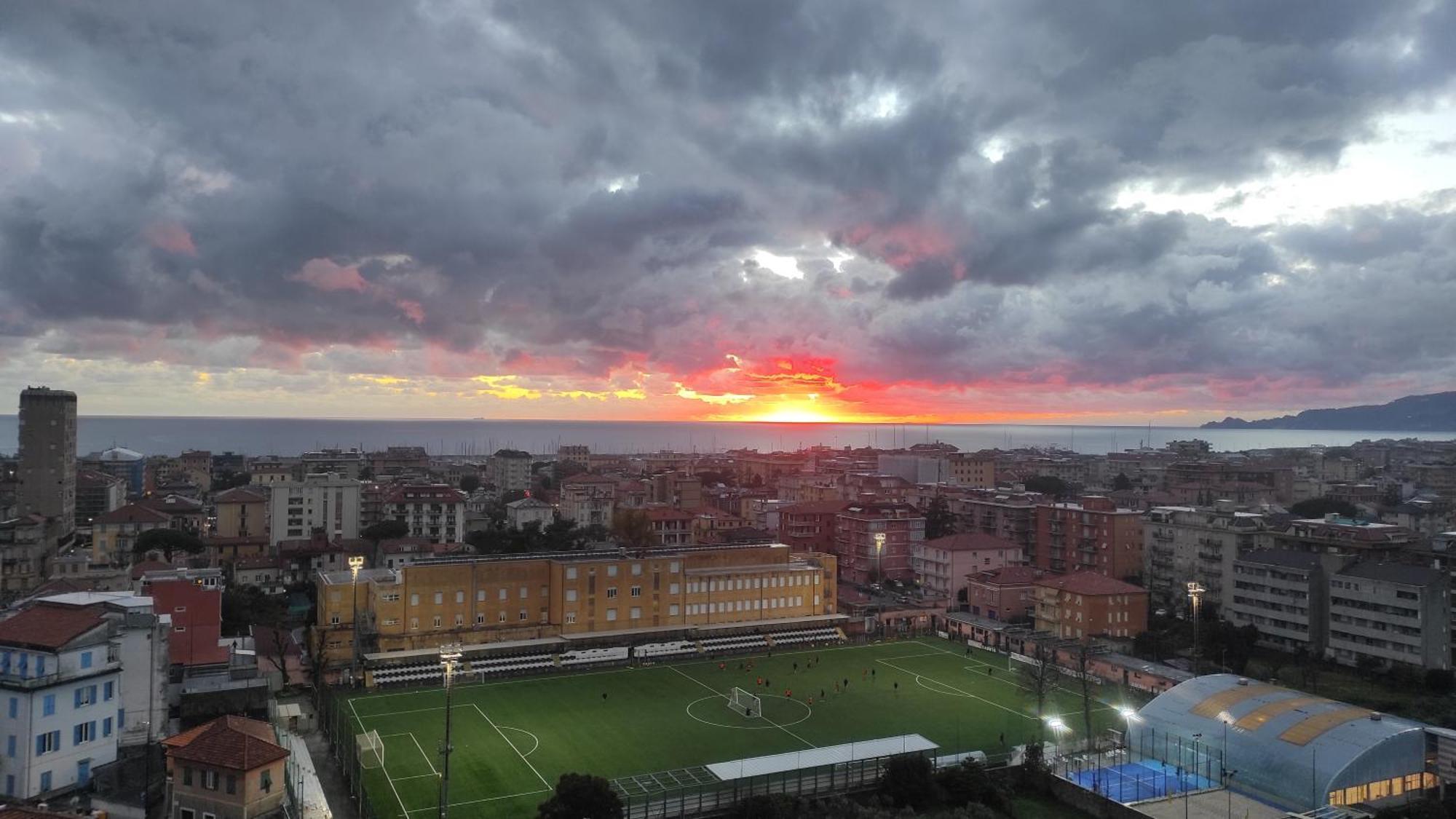 Apartamento Super Vista Al Grattacielo Di Lavagna Exterior foto